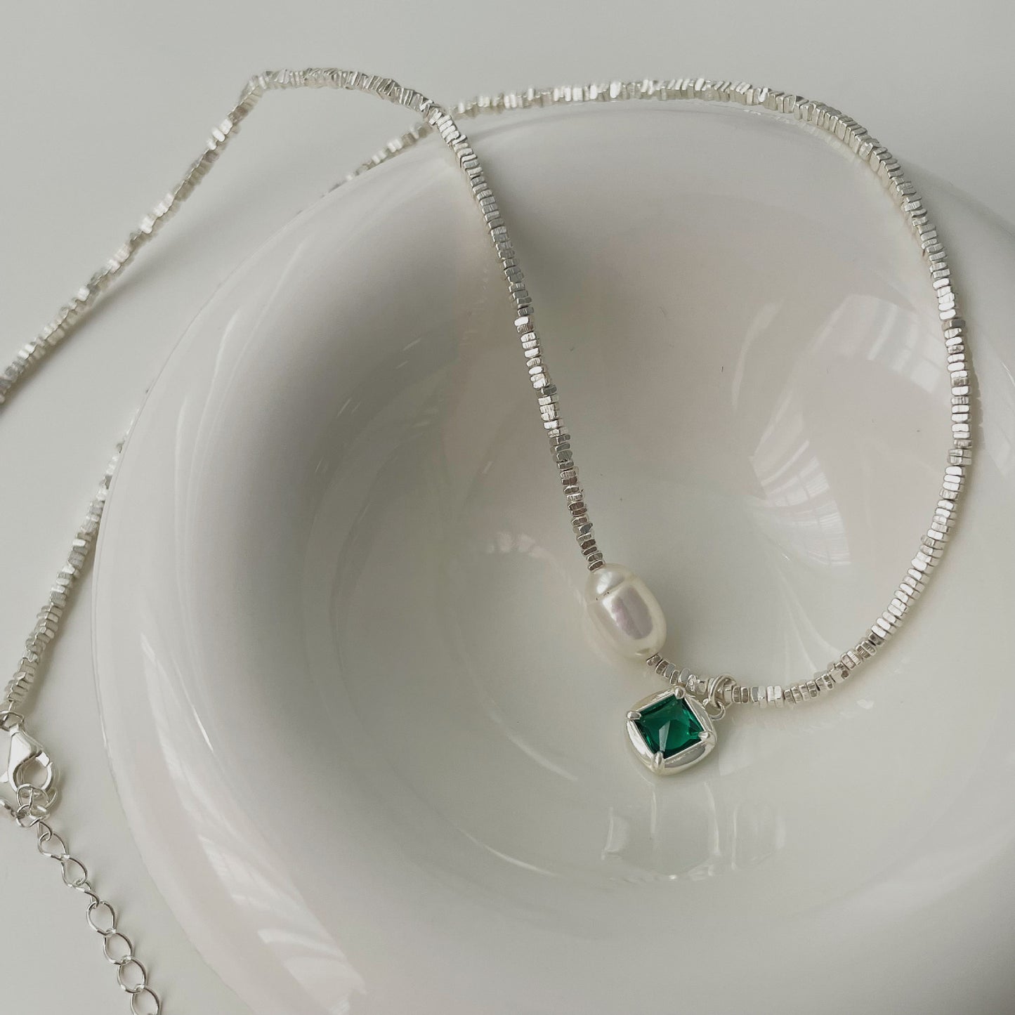 Handcrafted S925 Silver Necklace and Bracelet with Emerald Diamond and Pearl - Elegant Niche Design