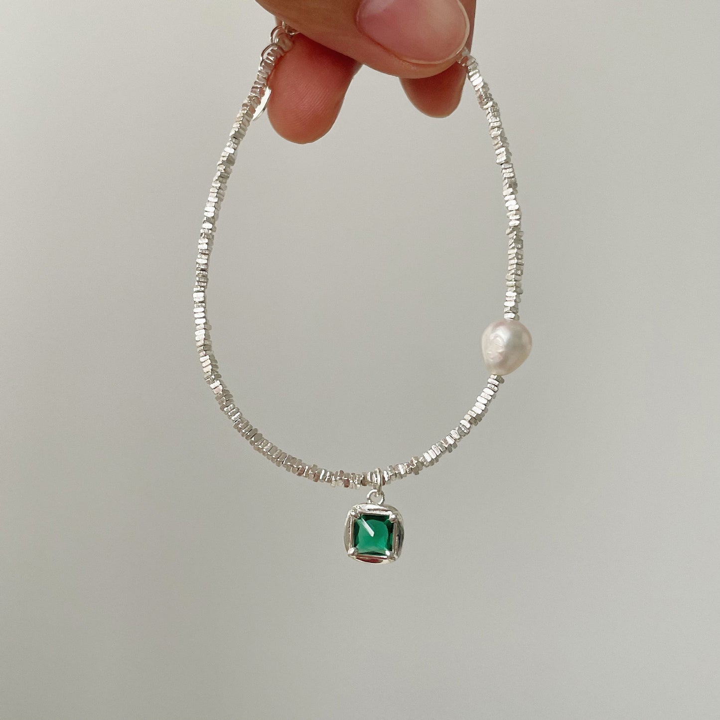 Handcrafted S925 Silver Necklace and Bracelet with Emerald Diamond and Pearl - Elegant Niche Design