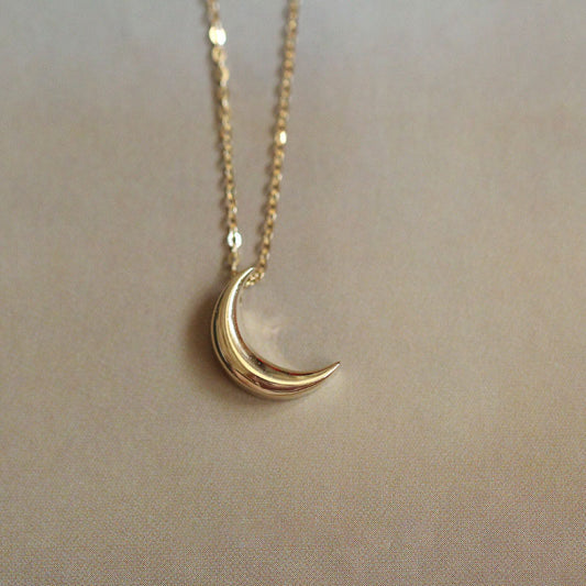 18K Gold-plated Moon Pendant Clavicle Chain - Stylish Jewelry Gift French Polished Moon Necklace